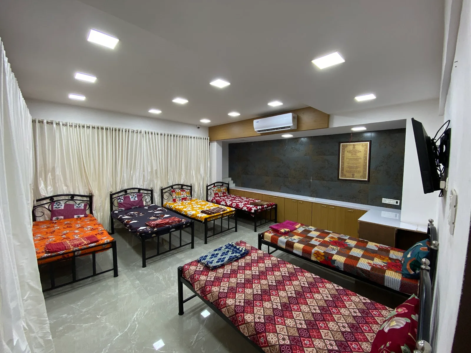 Riddhi Siddhi Vrudhashram | Old age Home in Mumbai