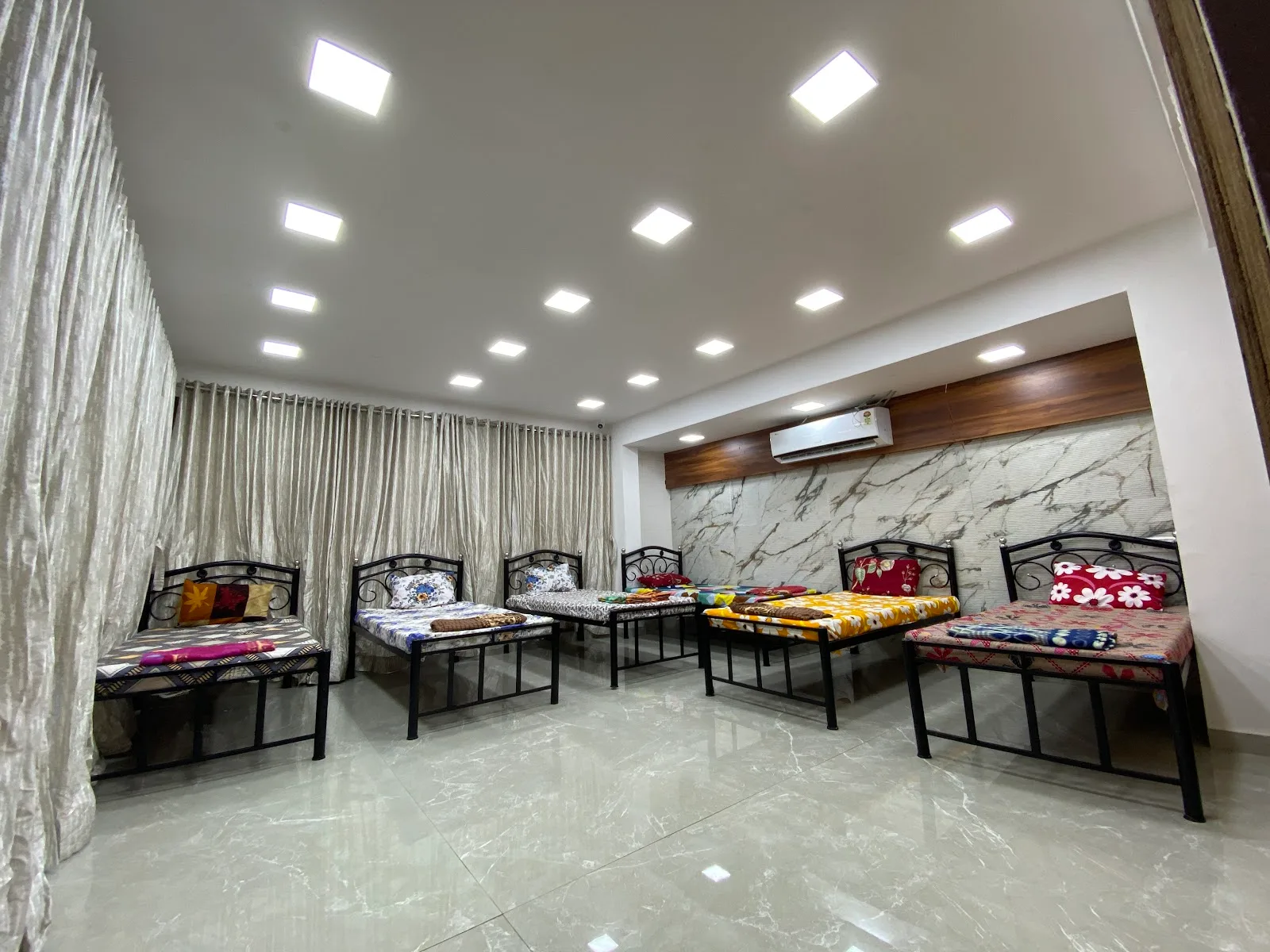 Riddhi Siddhi Vrudhashram | Old age Home in Mumbai