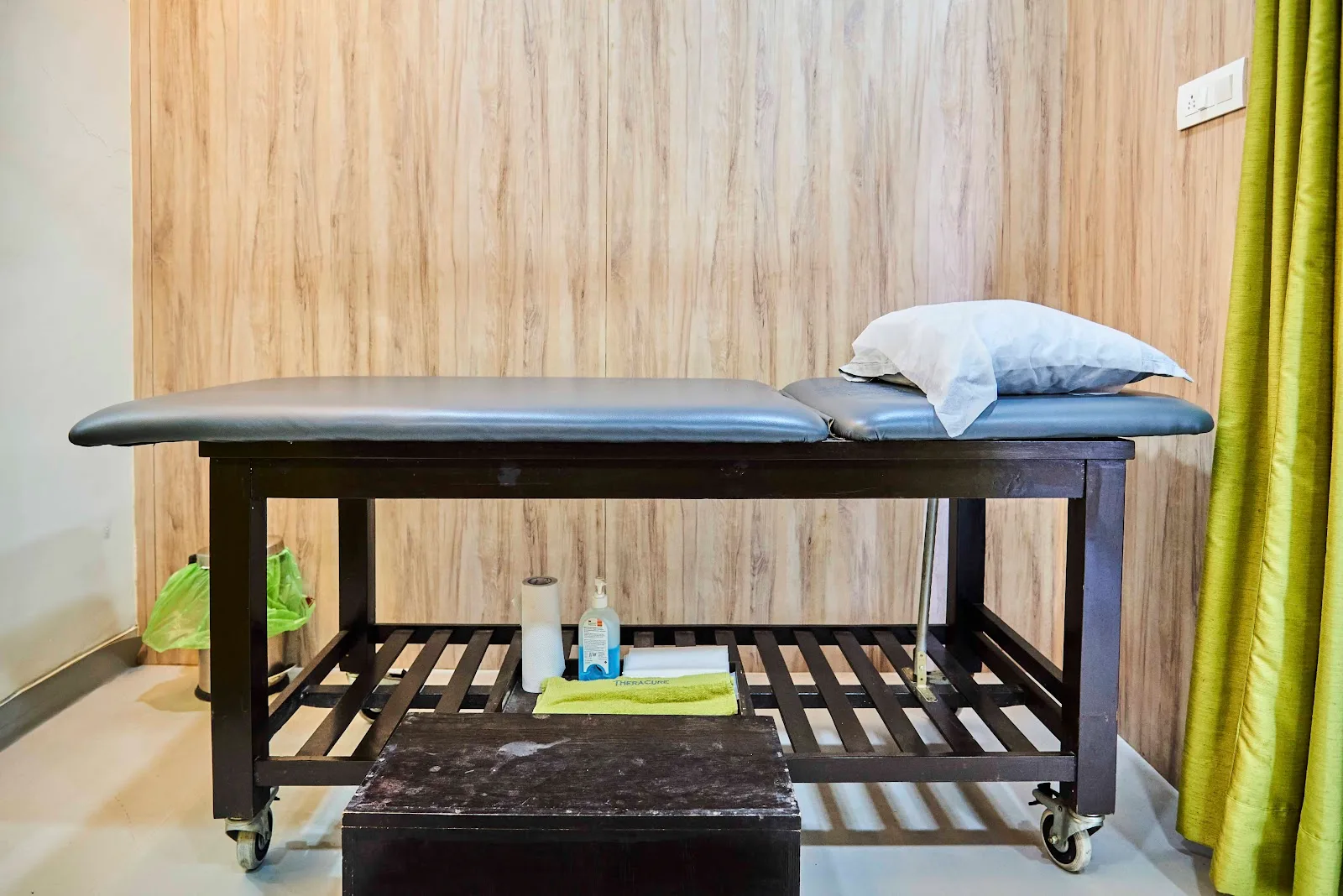 TheraCure Clinic by Dr Pooja Mehta | Best Physiotherapist in Mumbai