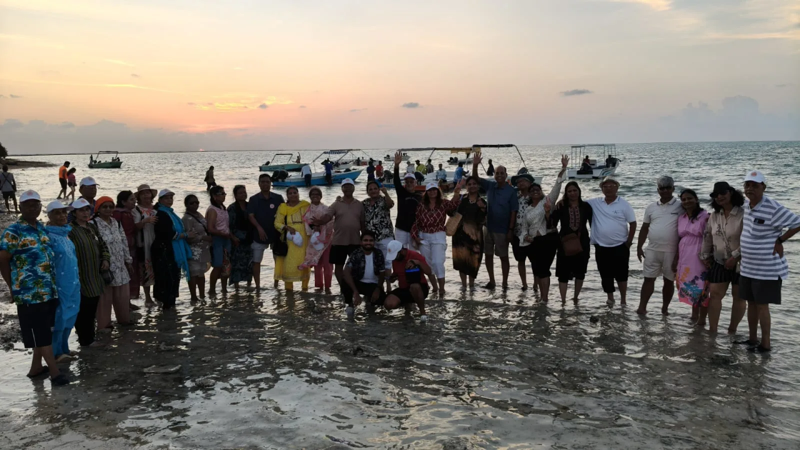 GoHappy Club: Senior Citizens Community & Group Trips