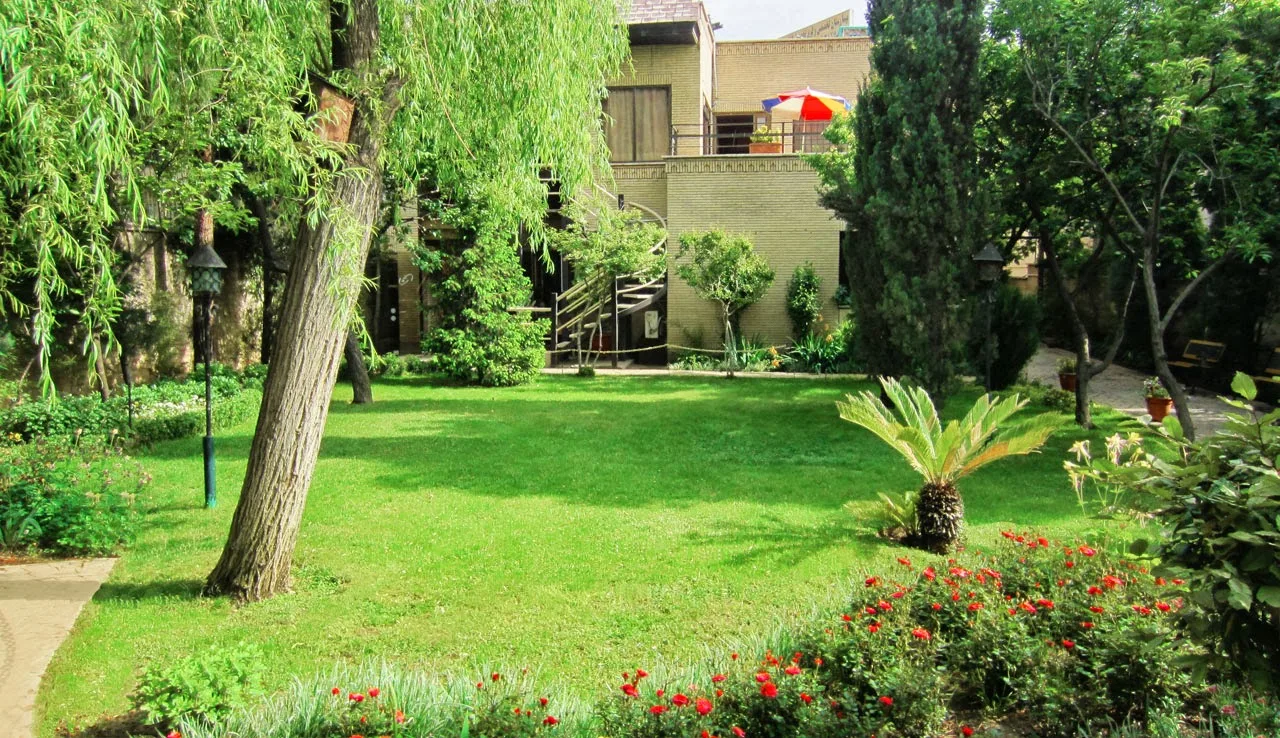 Farzanegan Nursing Home