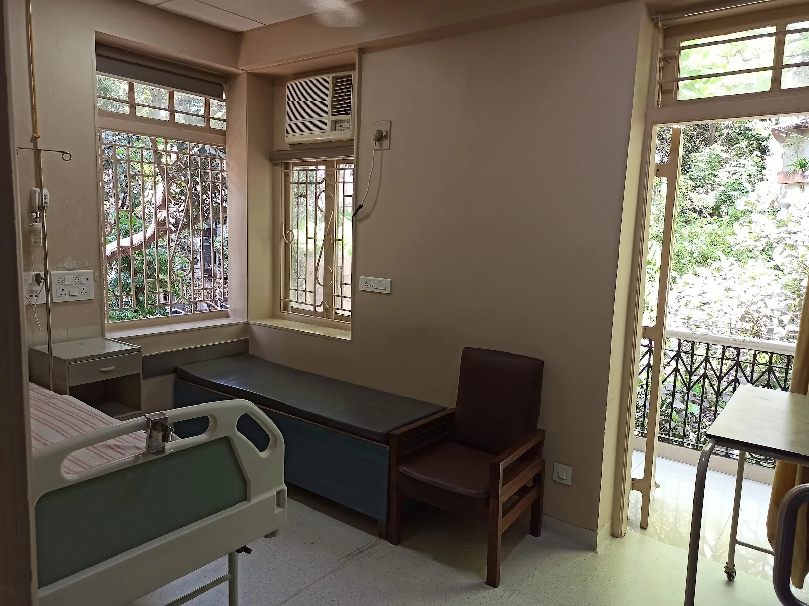 Laud Clinic-Center for Joint Replacement Surgery