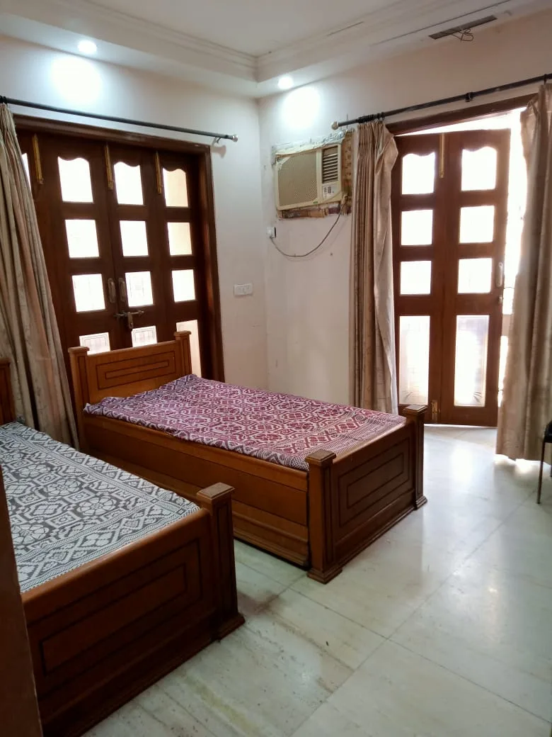Dwarka Old Age Home in Vashi