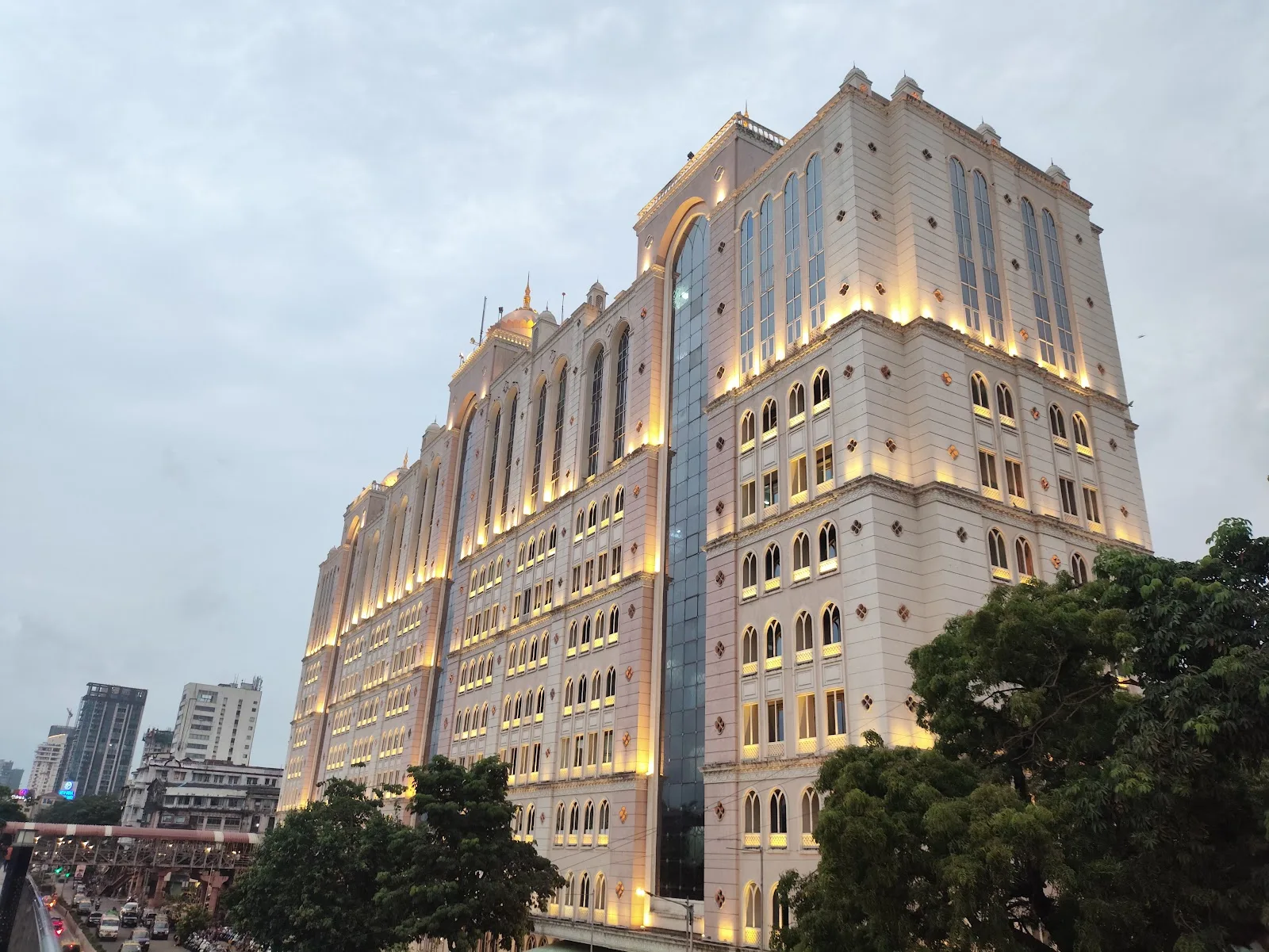 Saifee Hospital