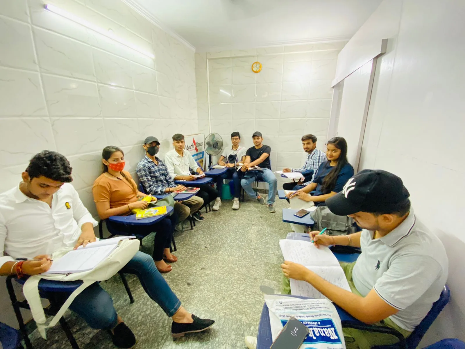 Vidyarthi Classes- Academic & SSC | Delhi UP Haryana Police |CTET | DSSSB | KVS | Railway | Banking Coaching