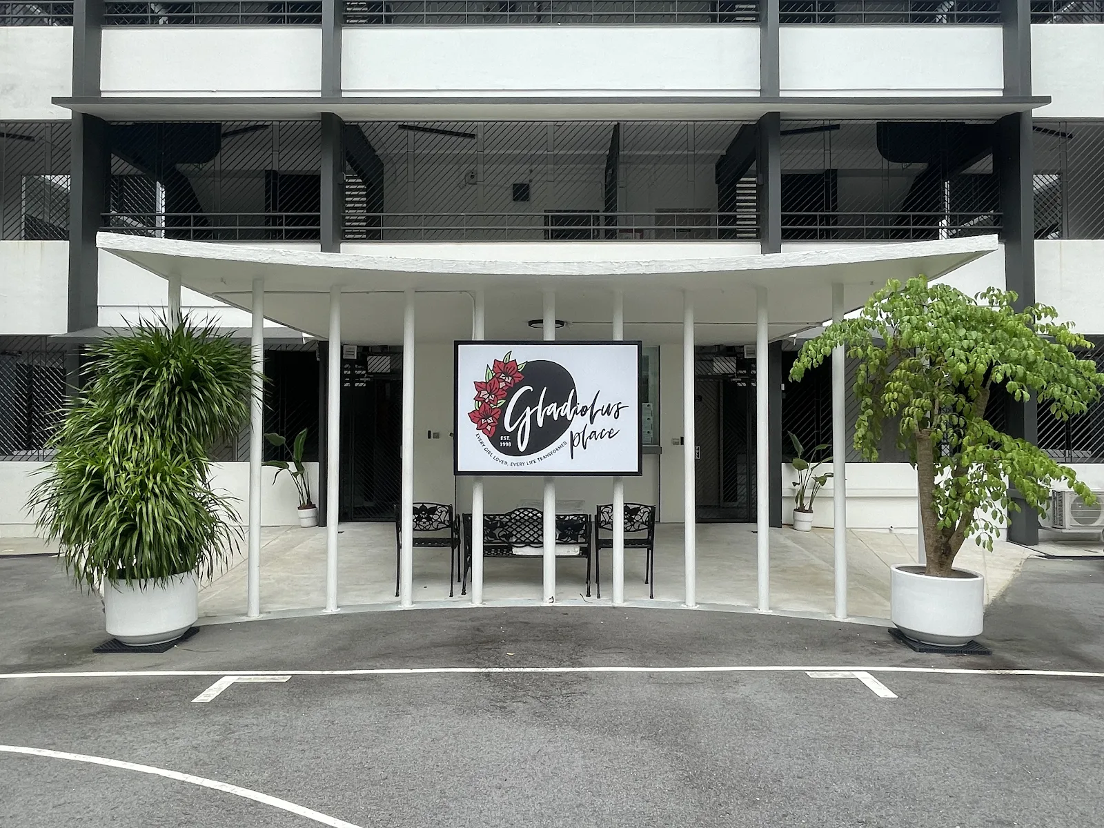 Gladiolus Place