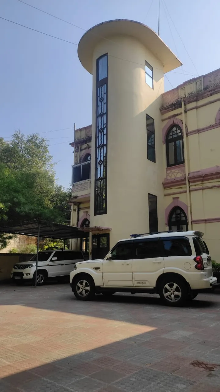 DCF Gir West Division Office