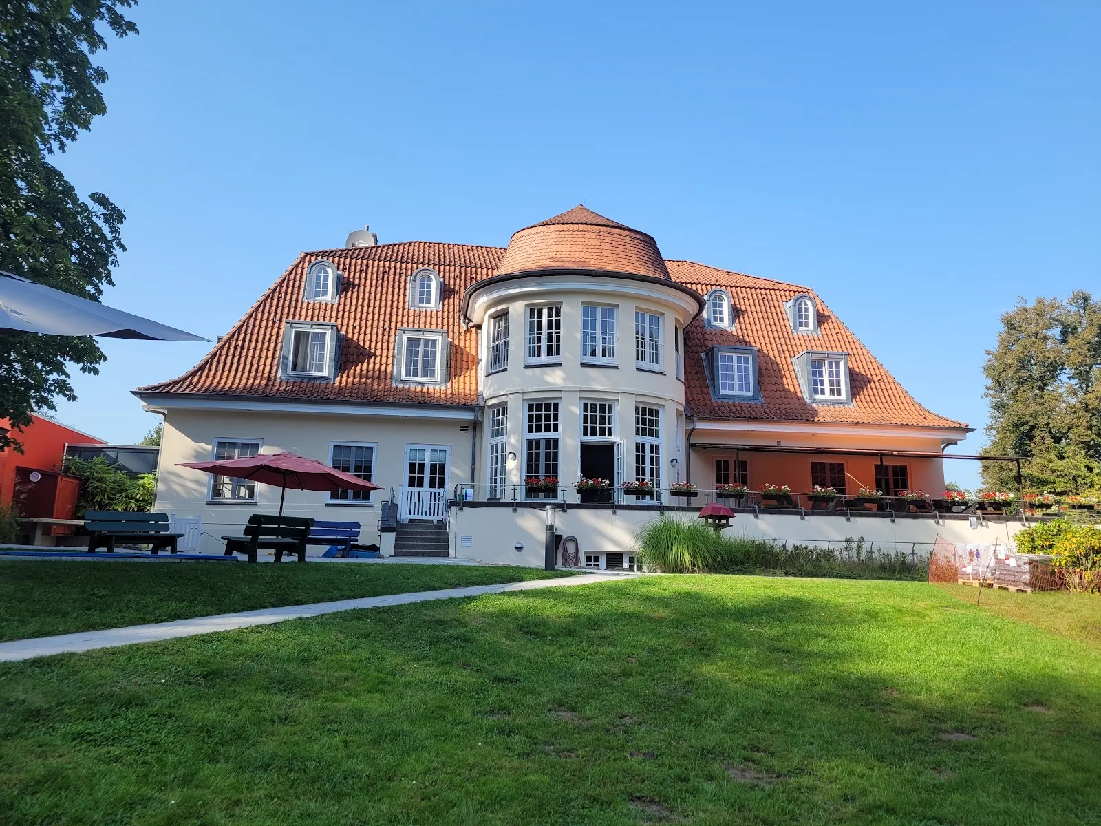 gGmbH hands for children -Kupferhof