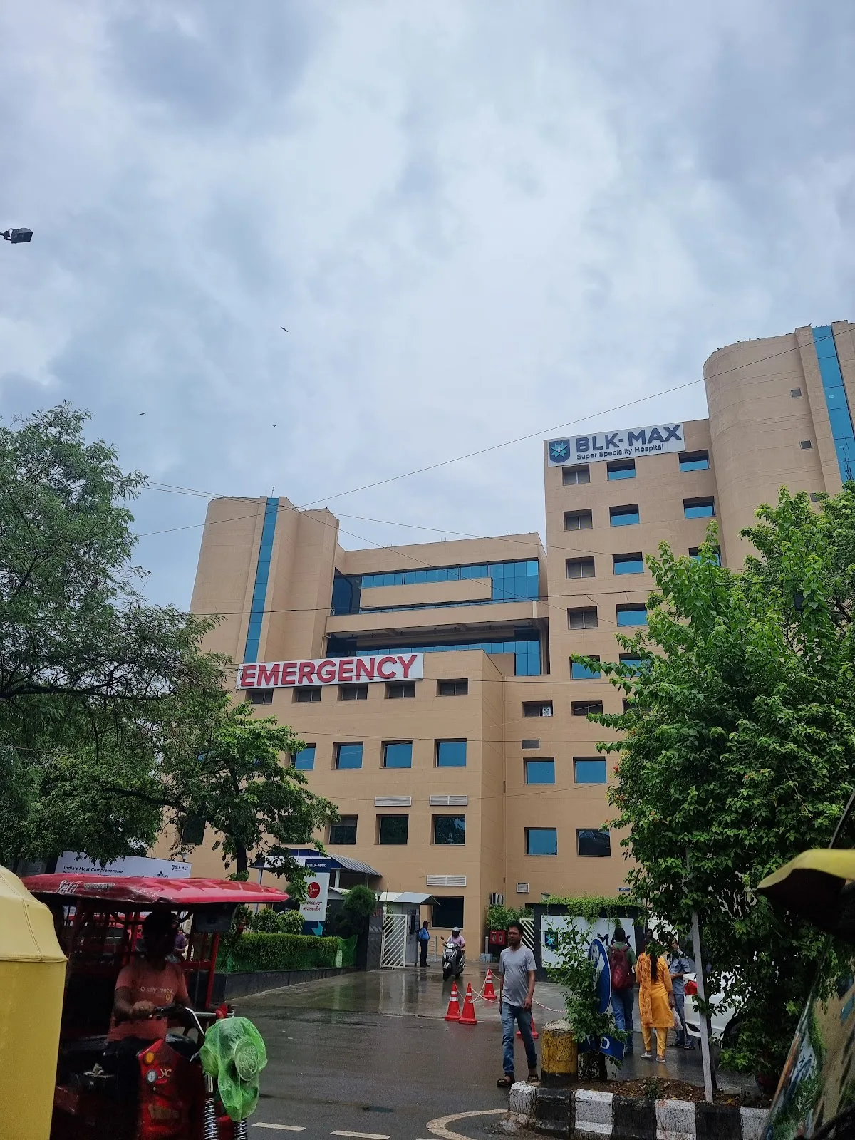 BLK-Max Cancer Centre
