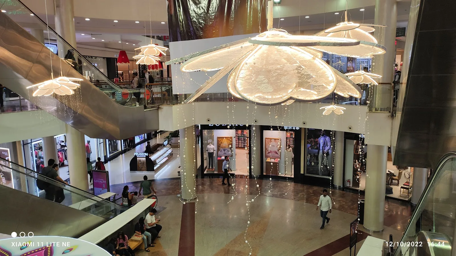 Lake Shore Mall - Thane
