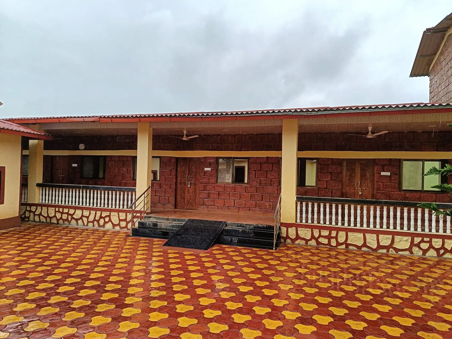 Roshni Old Age Home