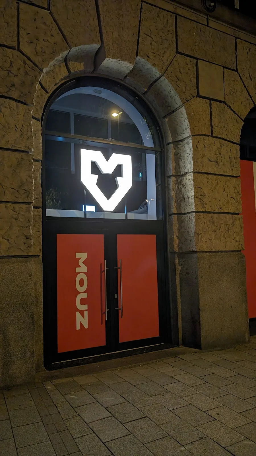 MOUZ