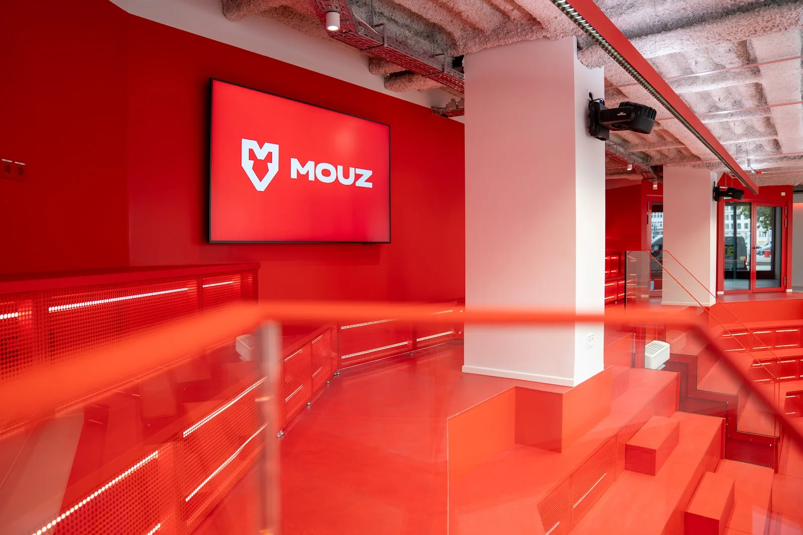 MOUZ