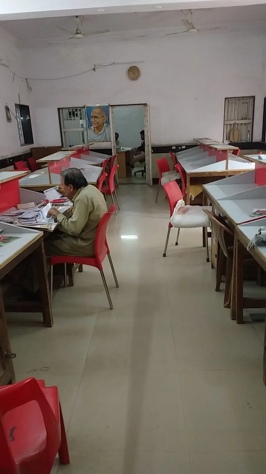 Junagadh Azad Chowk Sub Post Office
