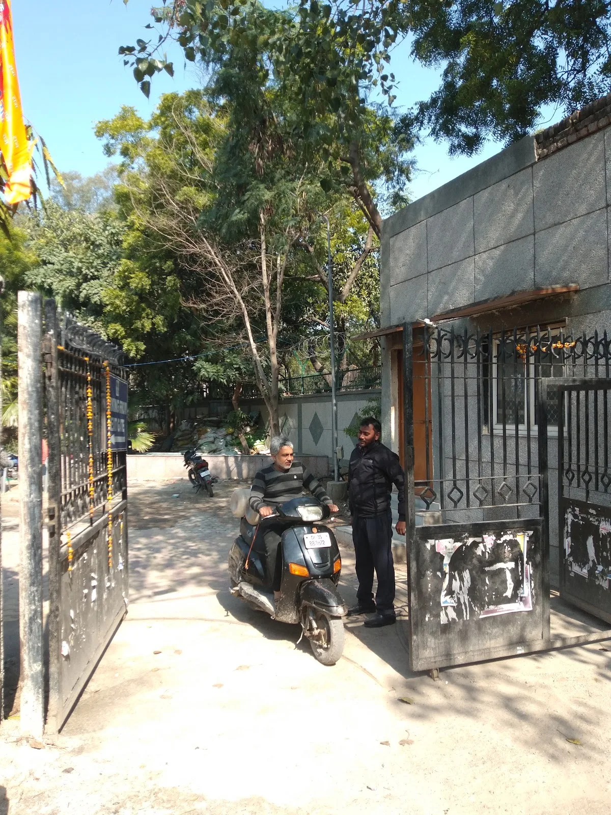 Giri nagar labour office