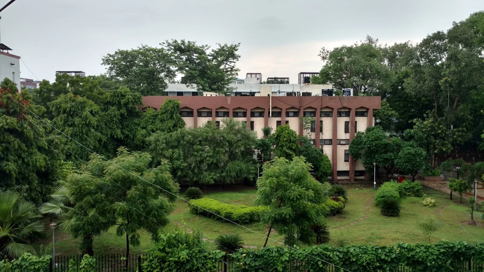 Maulana Azad Medical College Central Library