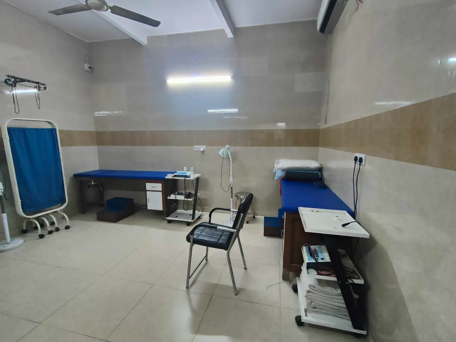 Arya Samaj Charitable Physiotherapy Centre
