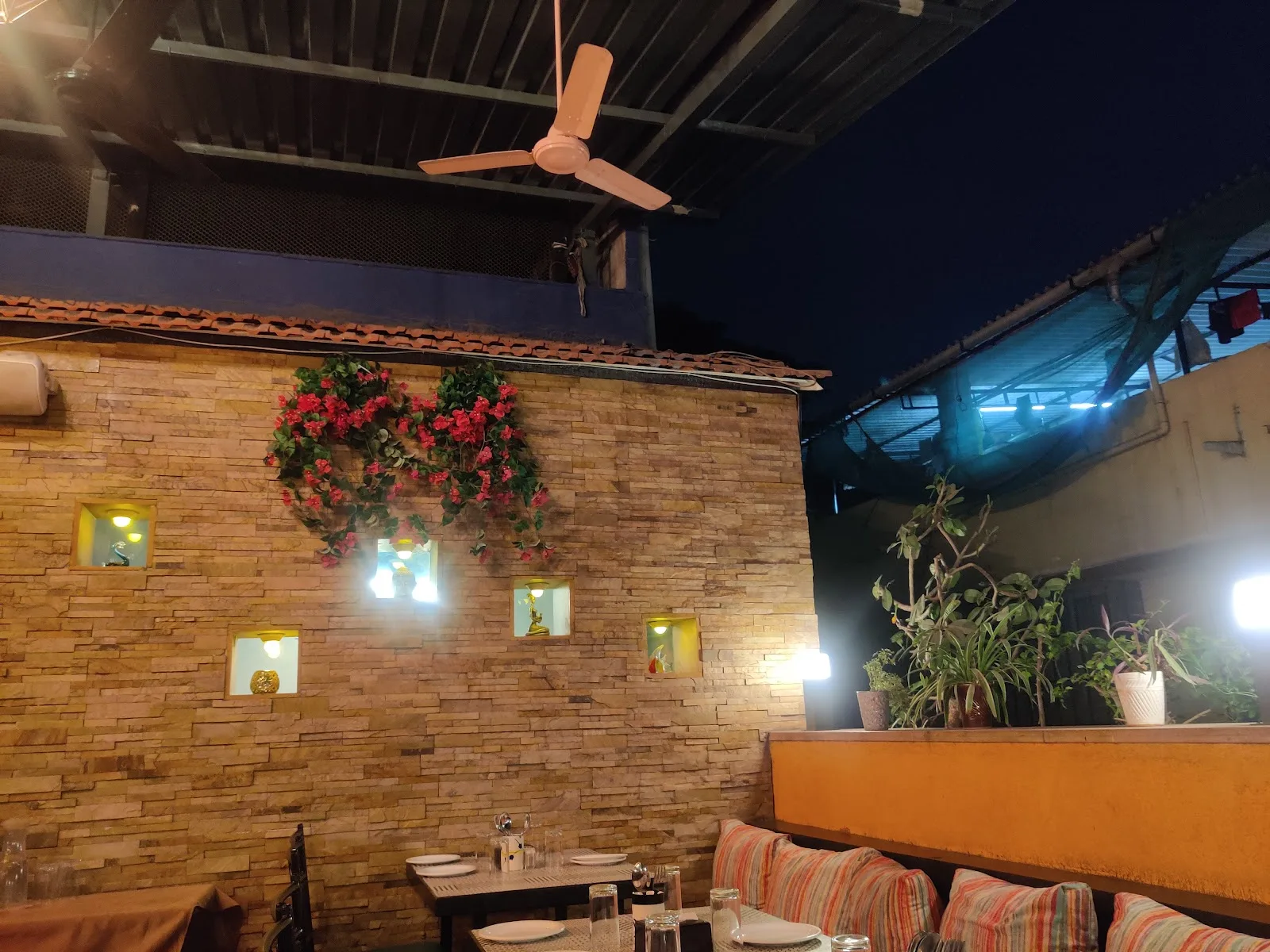 The Shelter Family Dining Bar