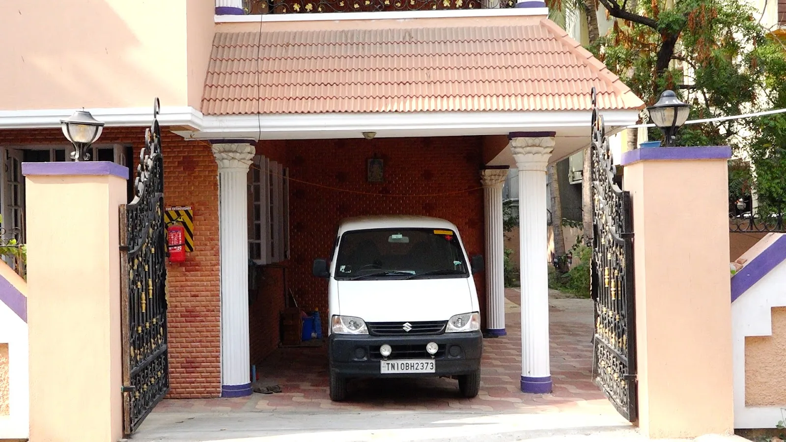 Divine Senior Care - Old Age Home in Chennai | Senior Care Home Near Porur | Old age home monthly cost