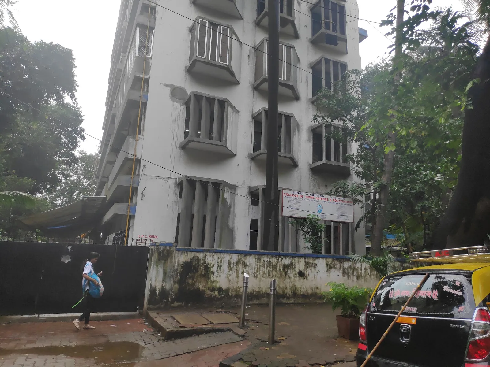 College of Social Work Nirmala Niketan