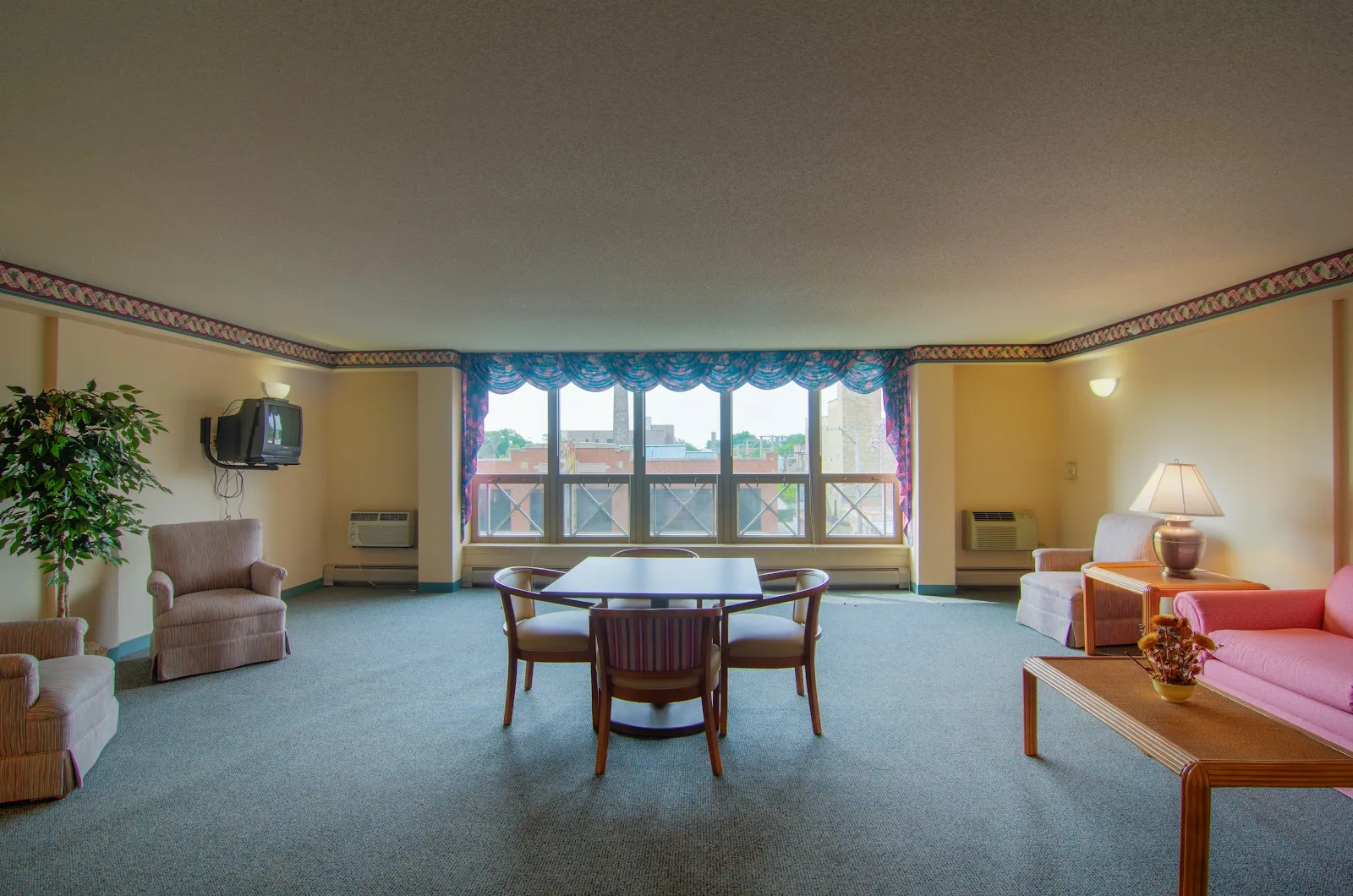 Senior Suites of Ravenswood Manor
