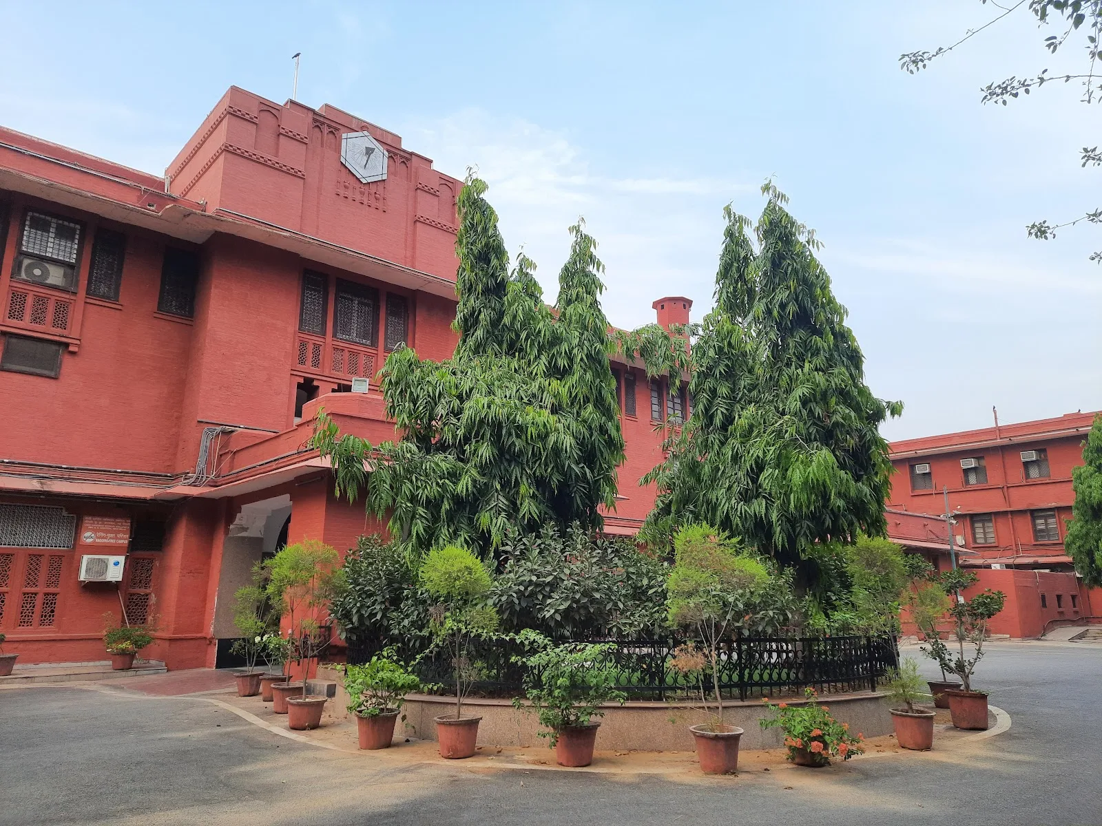 Lady Hardinge Medical College