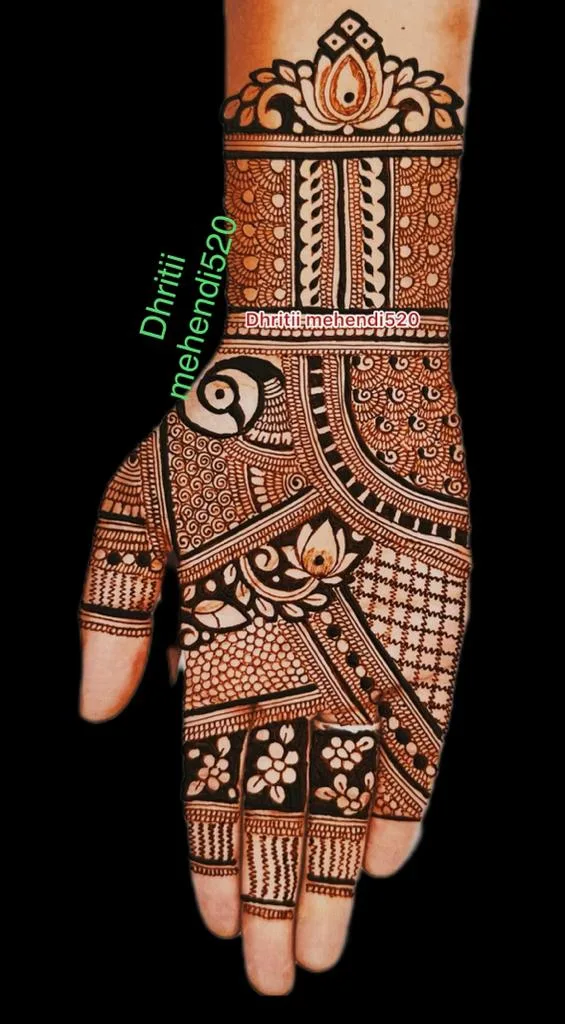 Dhritii Mehendi