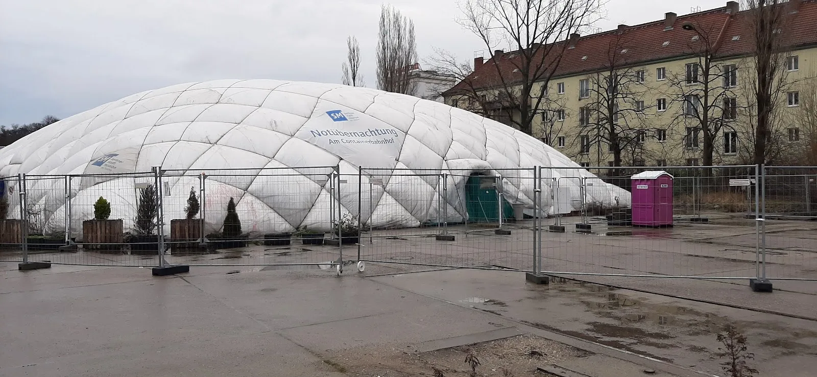 Notübernachtung am Containerbahnhof - Berliner Stadtmission