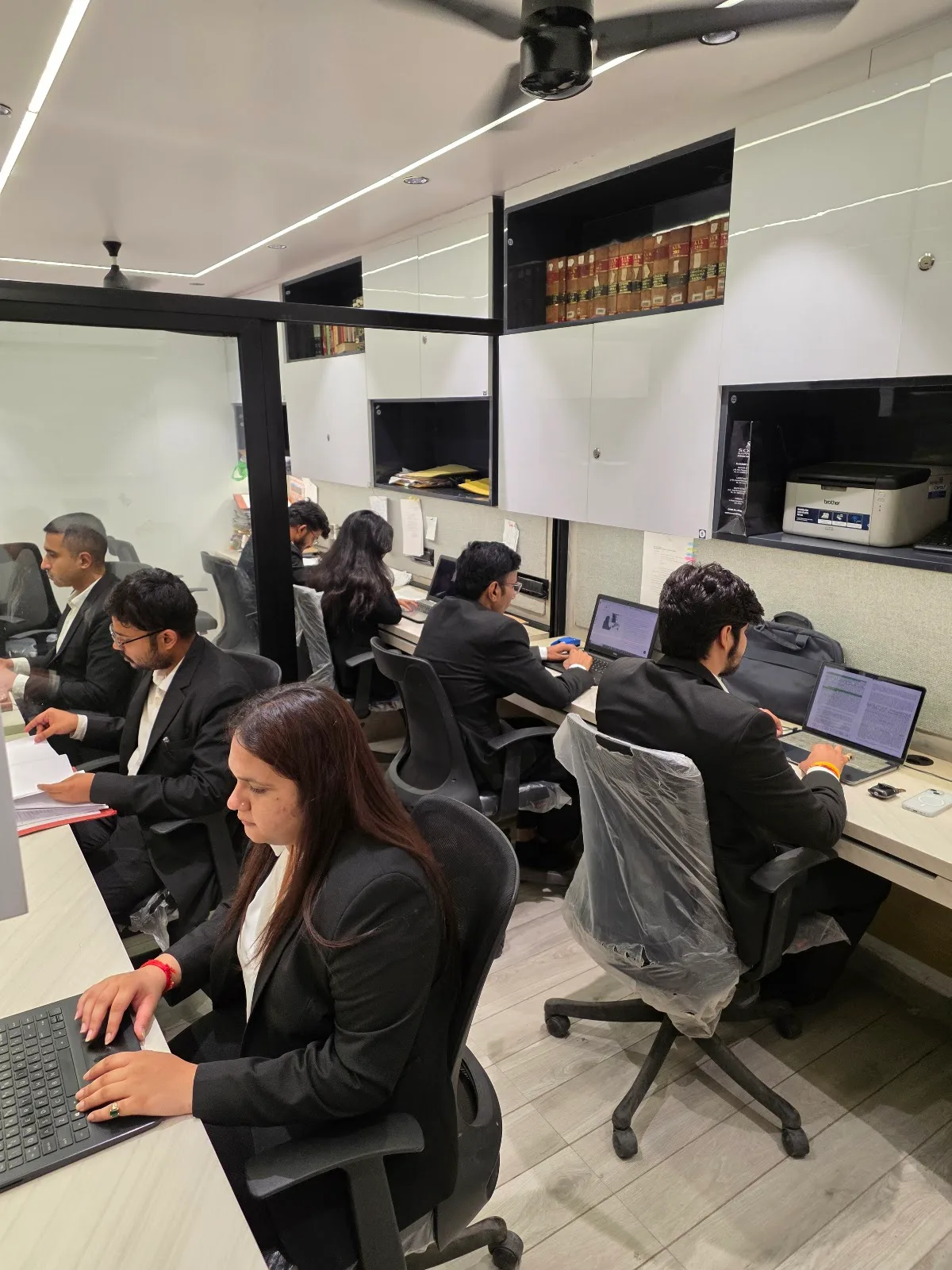 Kanisth Manuja – Advocate Delhi High Court | Civil, Criminal & Corporate Lawyer