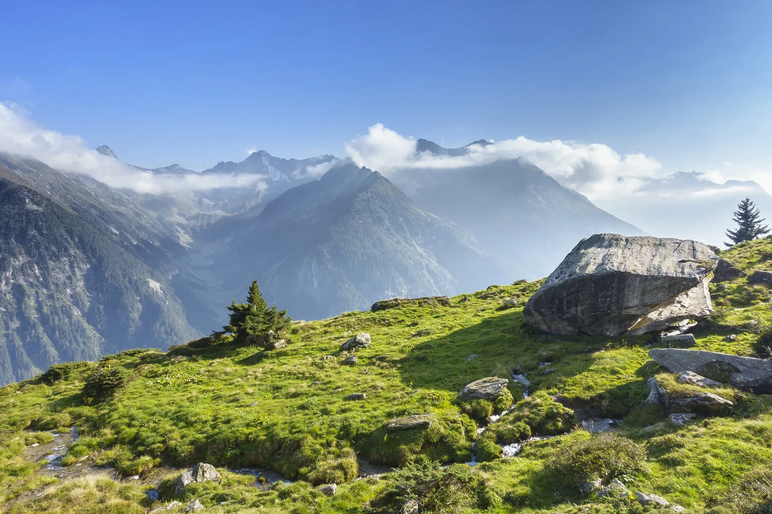 Bond Adventure Discovery Austria Society