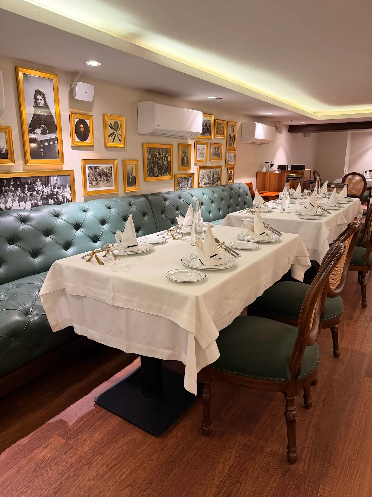 Lazeez Affaire, Scindia House, CP