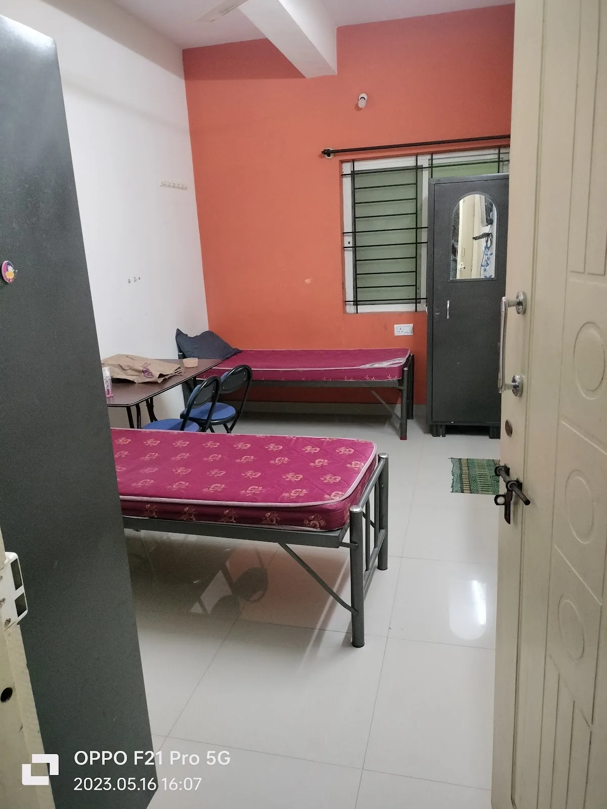 Sri lakshmi deluxe ladies pg