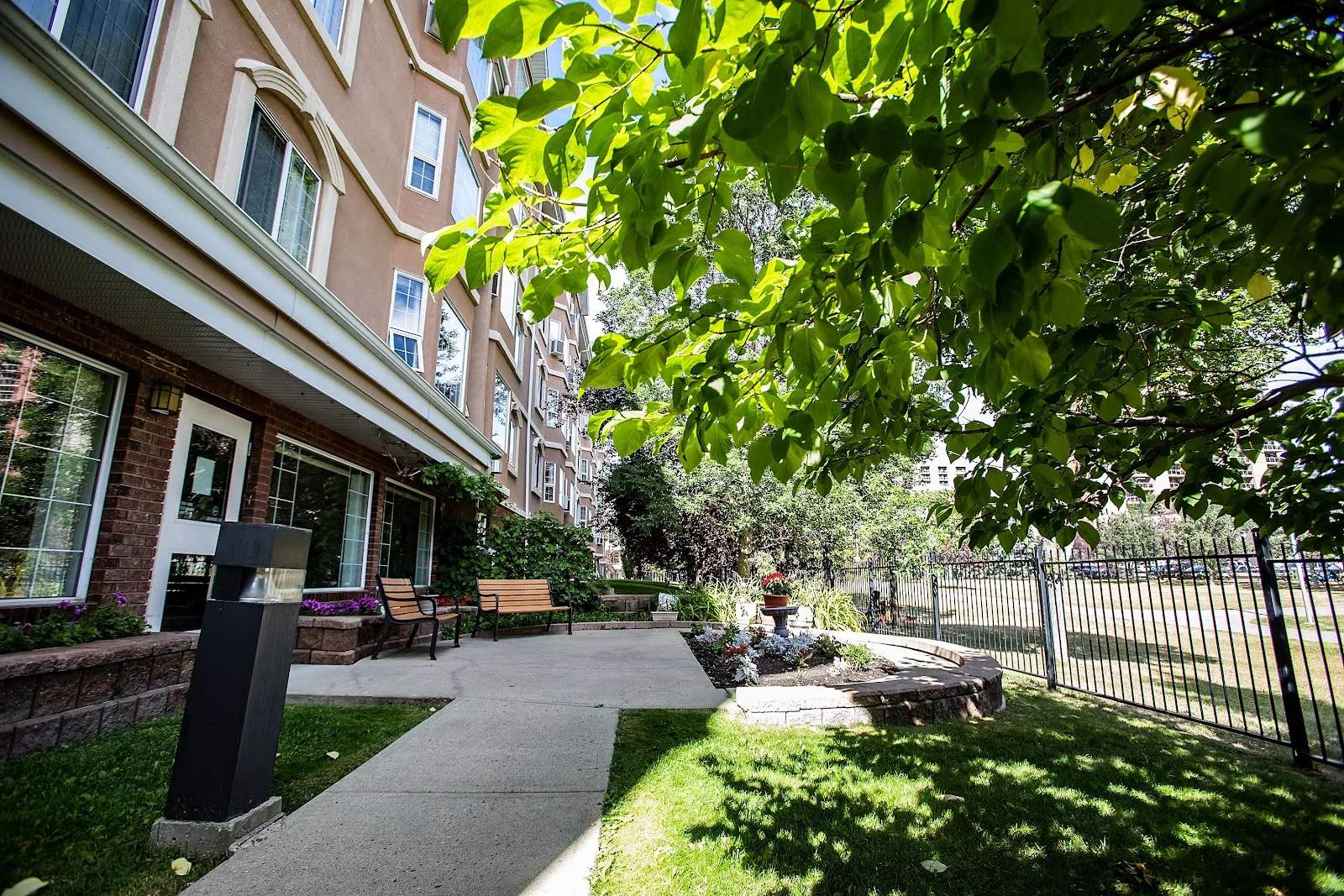 Rosedale Seniors' Living - The Park