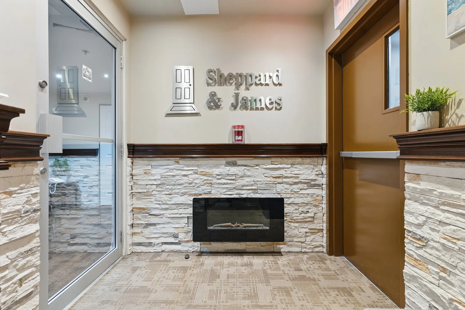 La Residence Sheppard et James