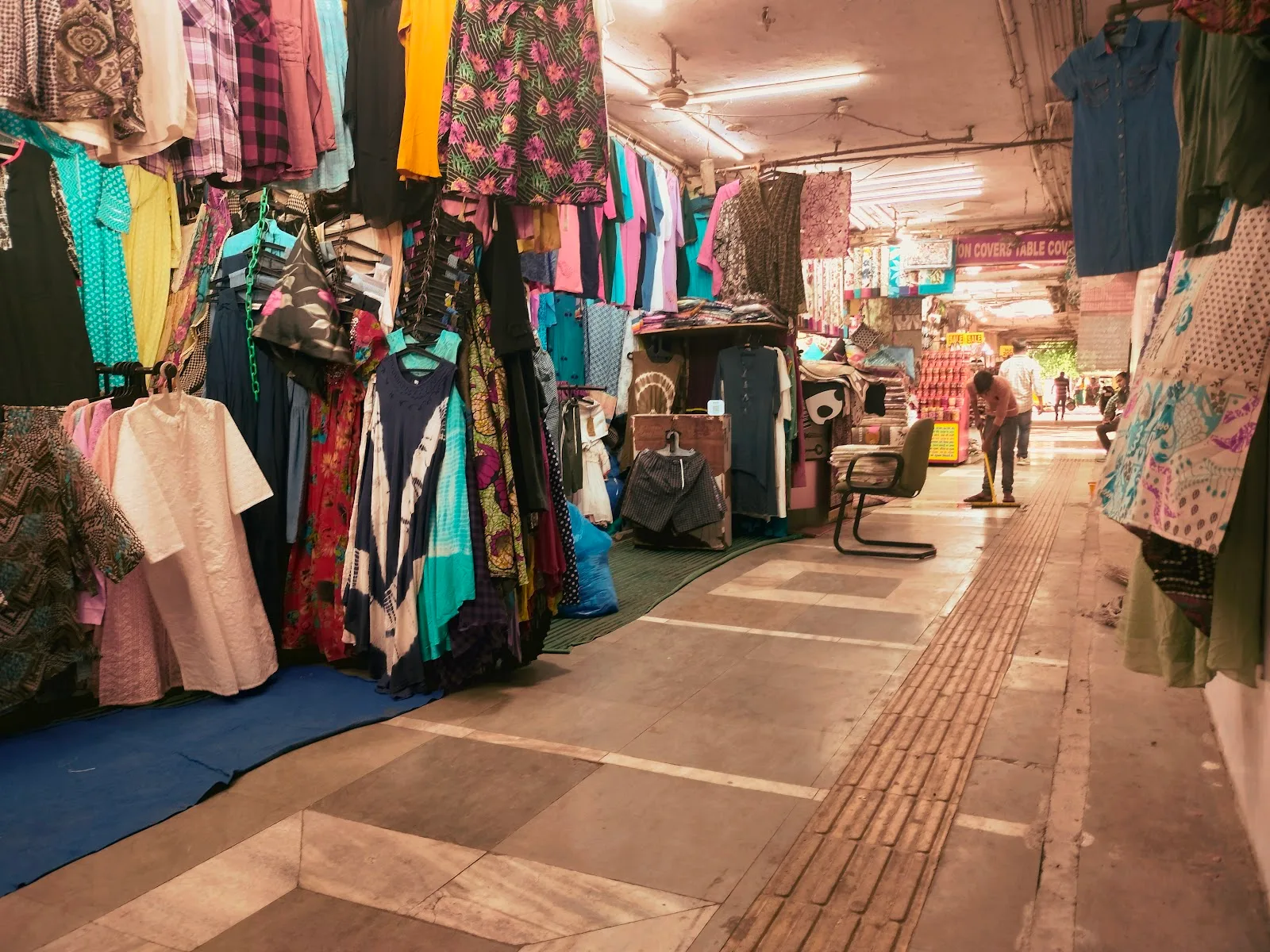 Janpath Market