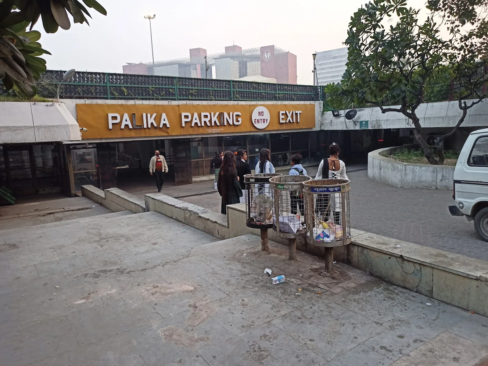 Janpath Market