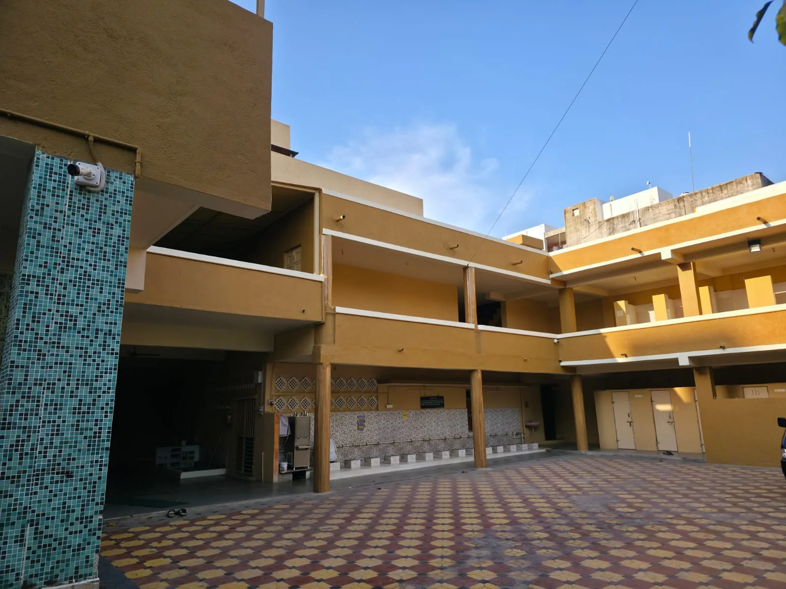 Sunni Muslim Yatimkhana