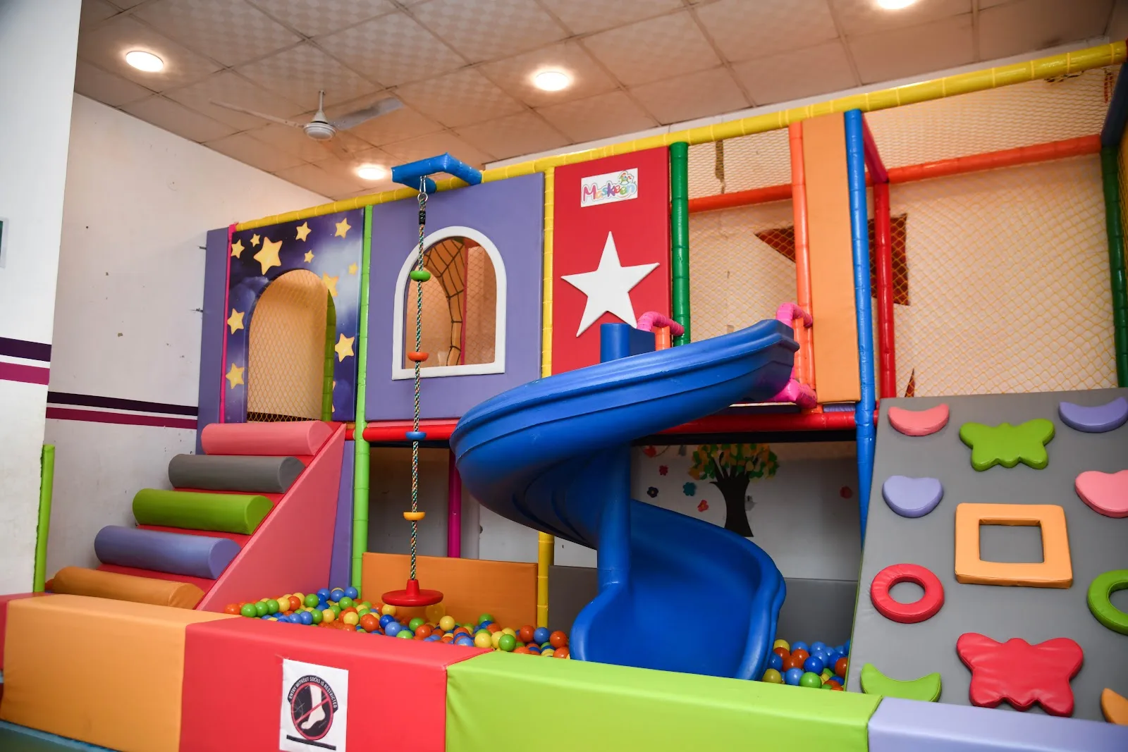Little Miracles Playschool-Best Preschool in Central Delhi