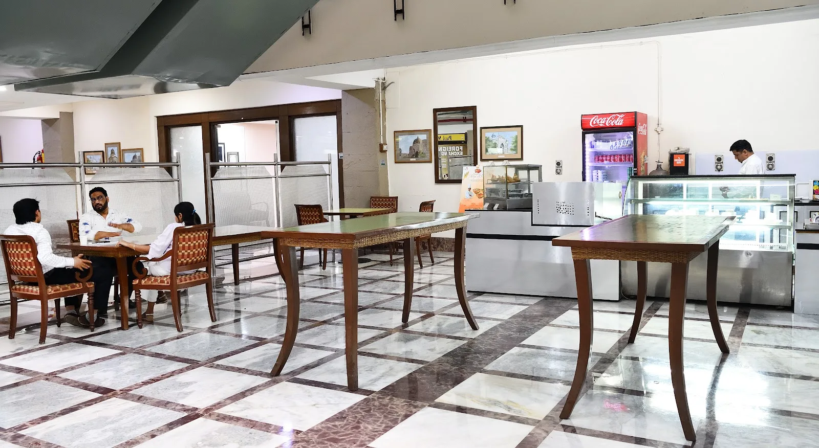 Shrikant Samantara Law Associates Lawyers in Delhi, India for property, immigration, money recovery, and other legal issues.