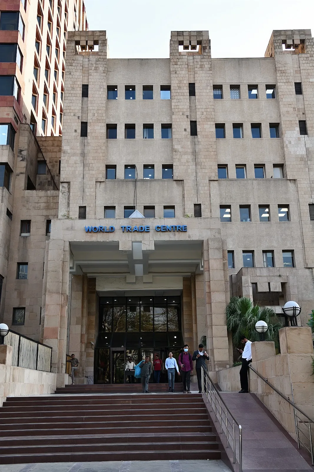 Shrikant Samantara Law Associates Lawyers in Delhi, India for property, immigration, money recovery, and other legal issues.