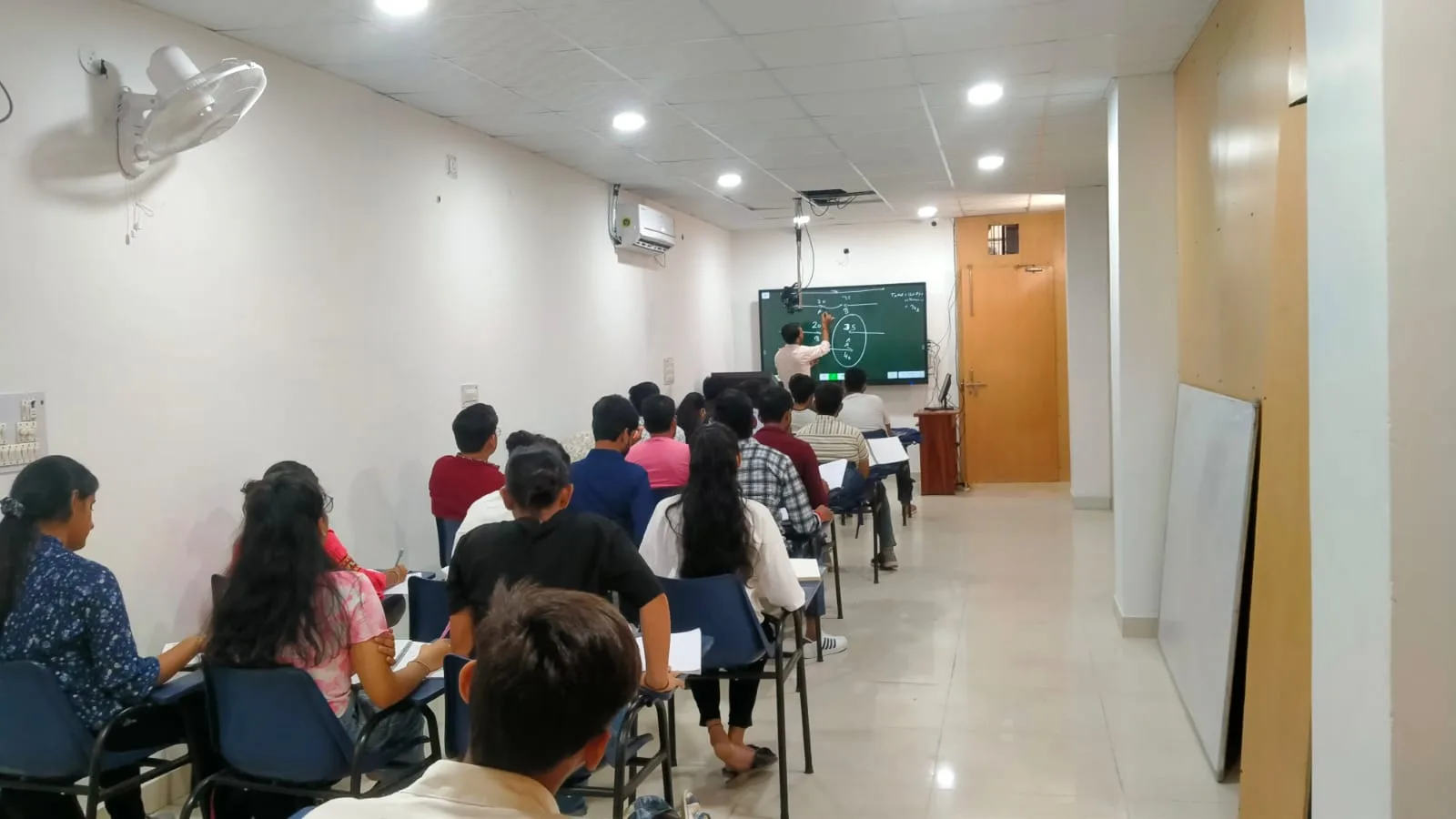 Plutus Academy Karol Bagh: Best SSC Coaching in Delhi, Bank Coaching in Delhi
