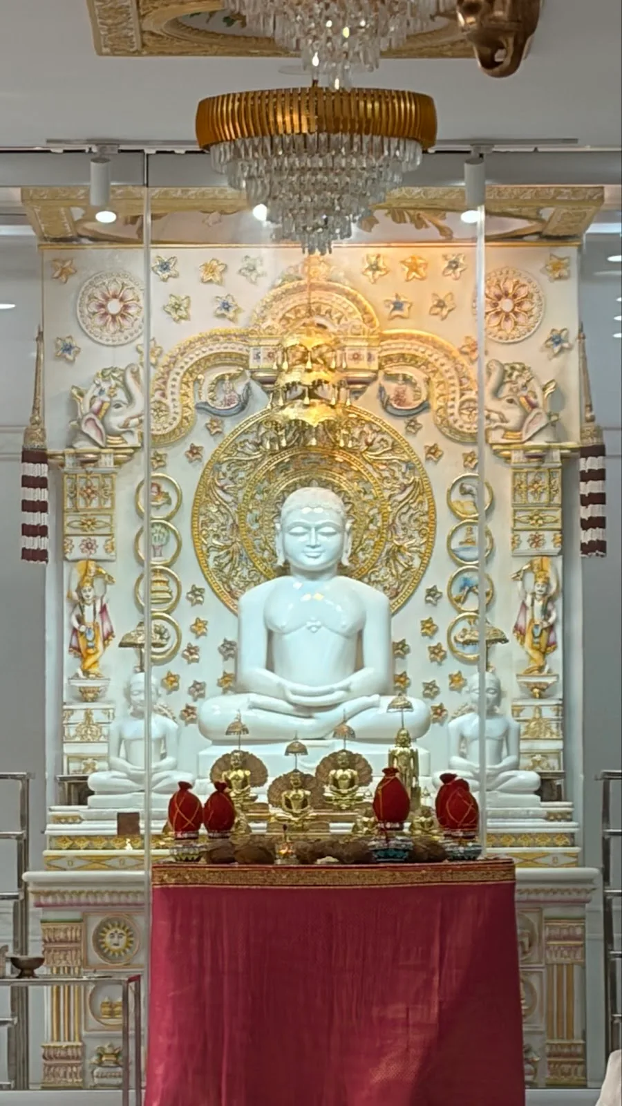 Shree 1008 ChandraPrabh Swami Digambar Jain Mandir, Thane Pashchim