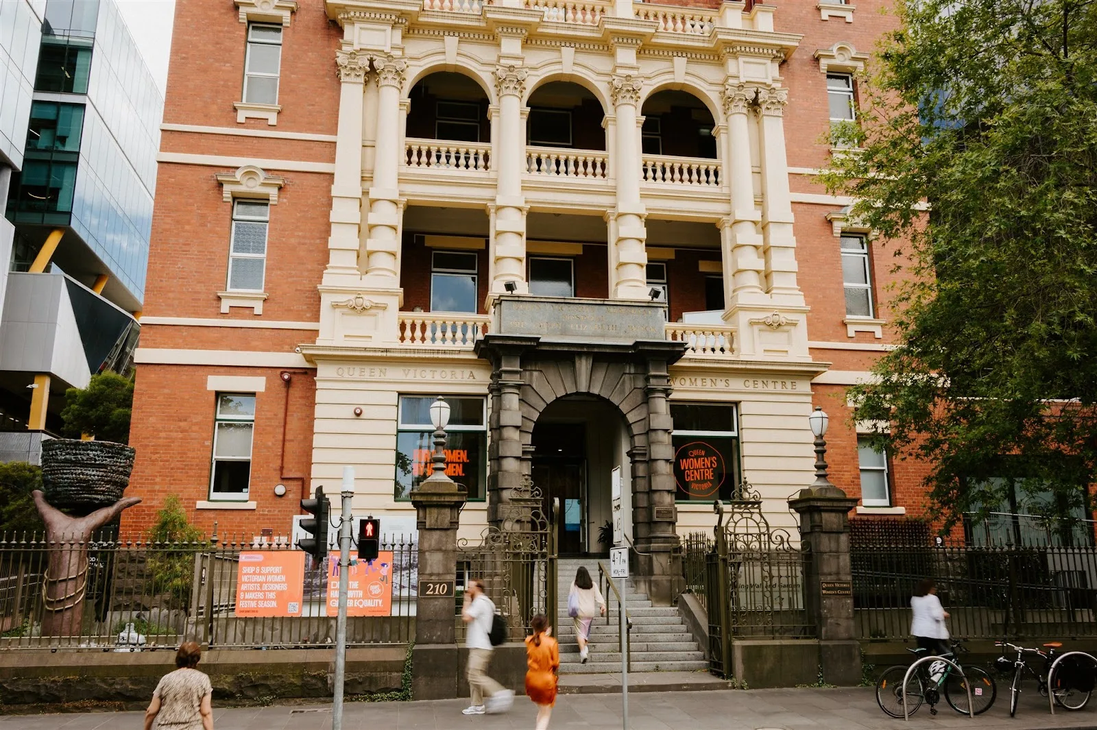 Queen Victoria Women's Centre
