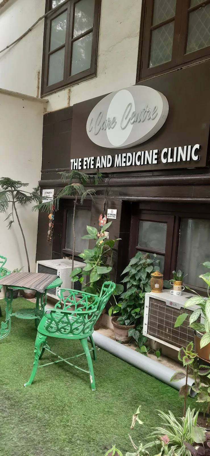i Care Centre Eye Hospital in South Delhi