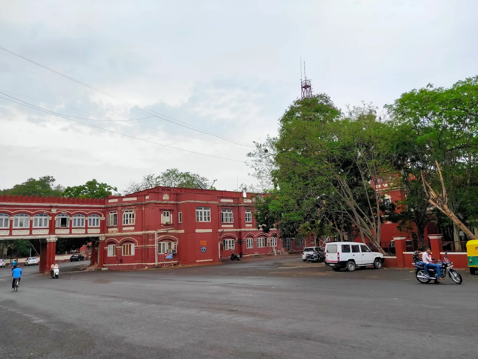 Lal Bungalow
