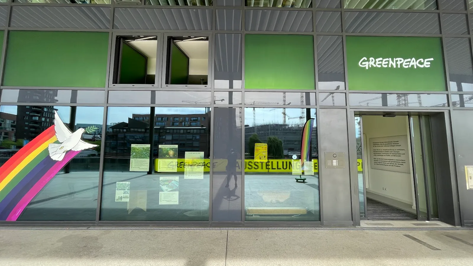Greenpeace-Ausstellung / Greenpeace Exhibition