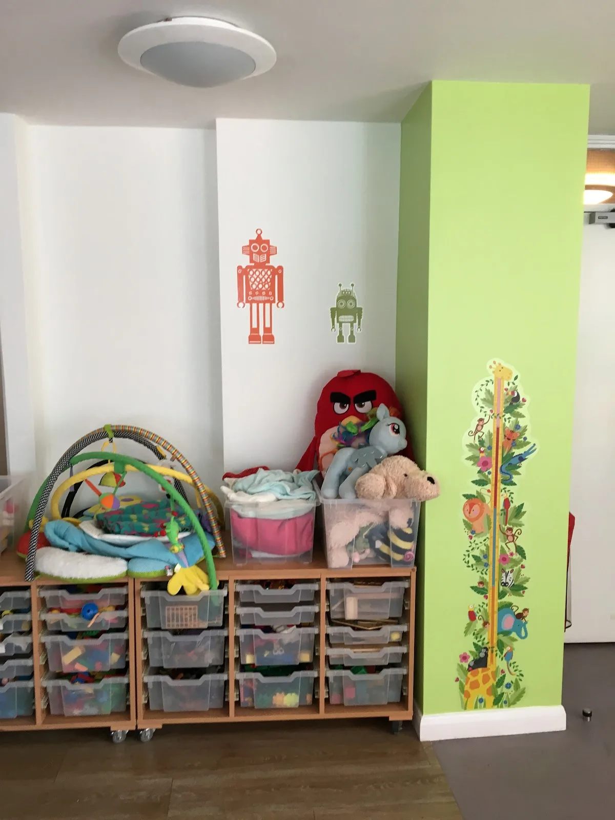 nia Huggett Women's Centre
