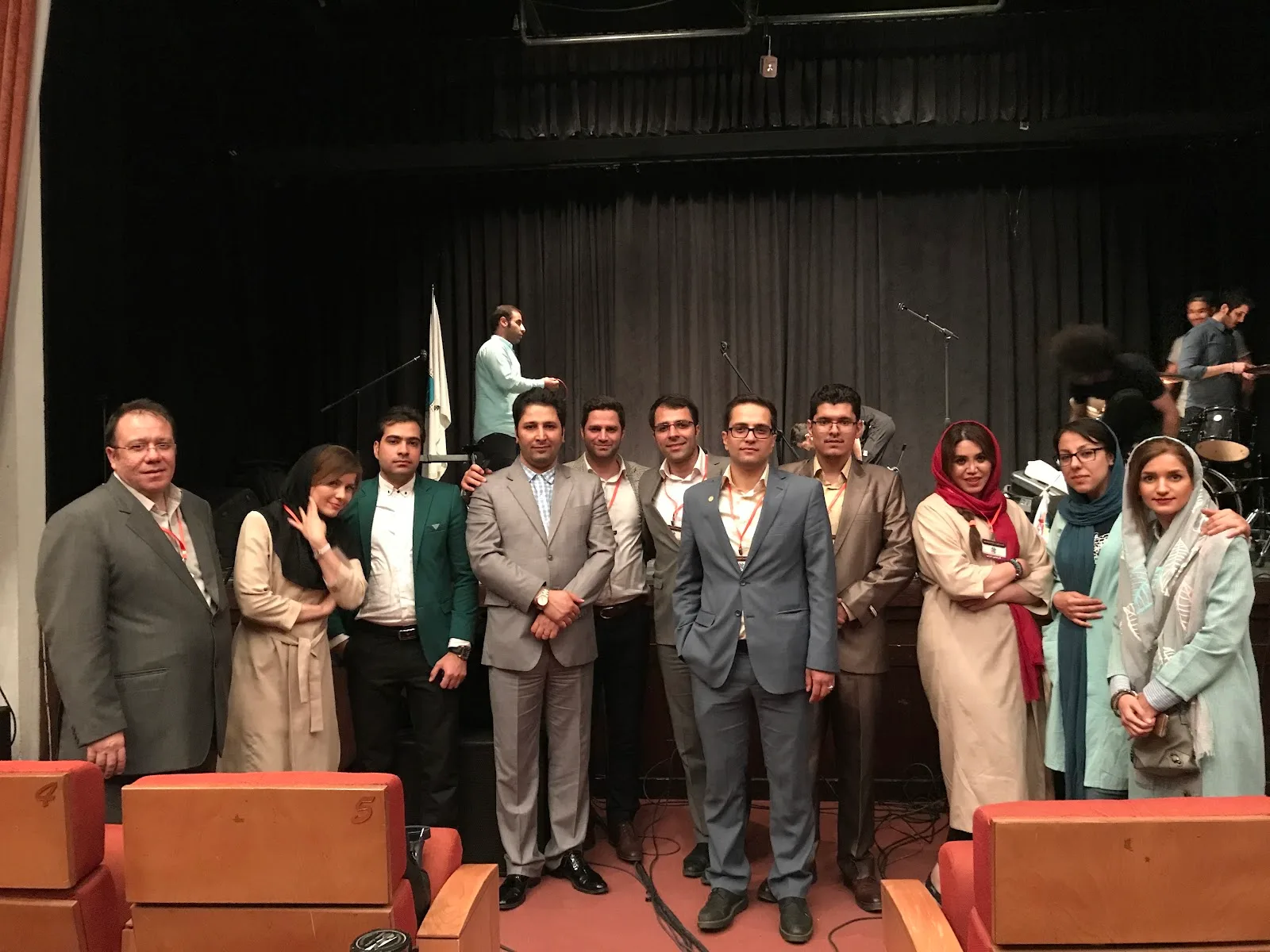 مجتمع آموزشی نیکوکاری رعد