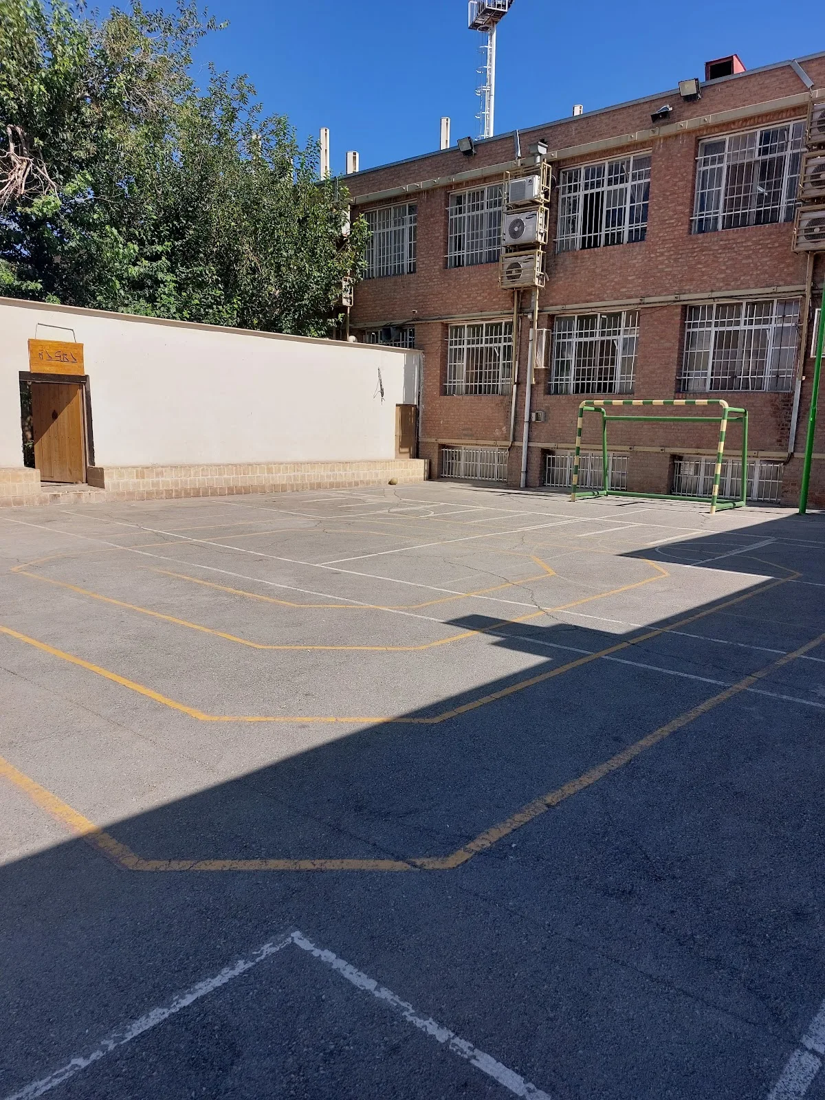 مدرسه کودکان کار صبح رویش