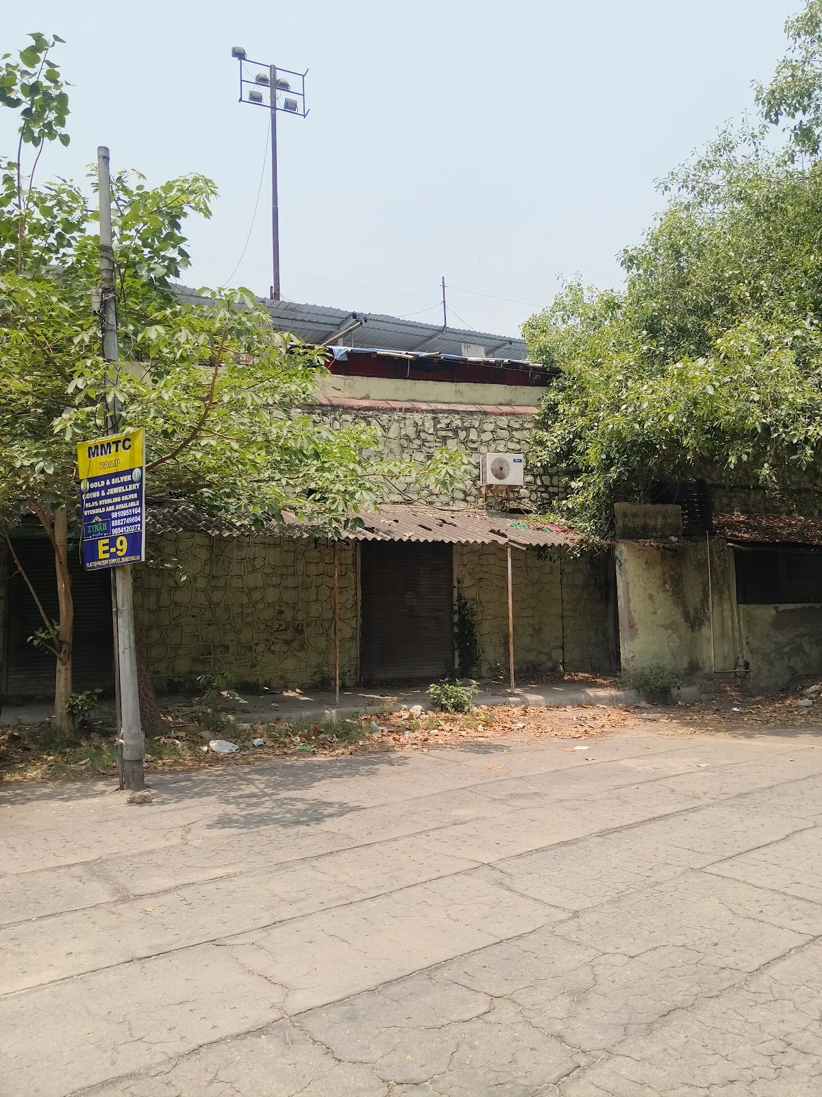 SDM Karol Bagh
